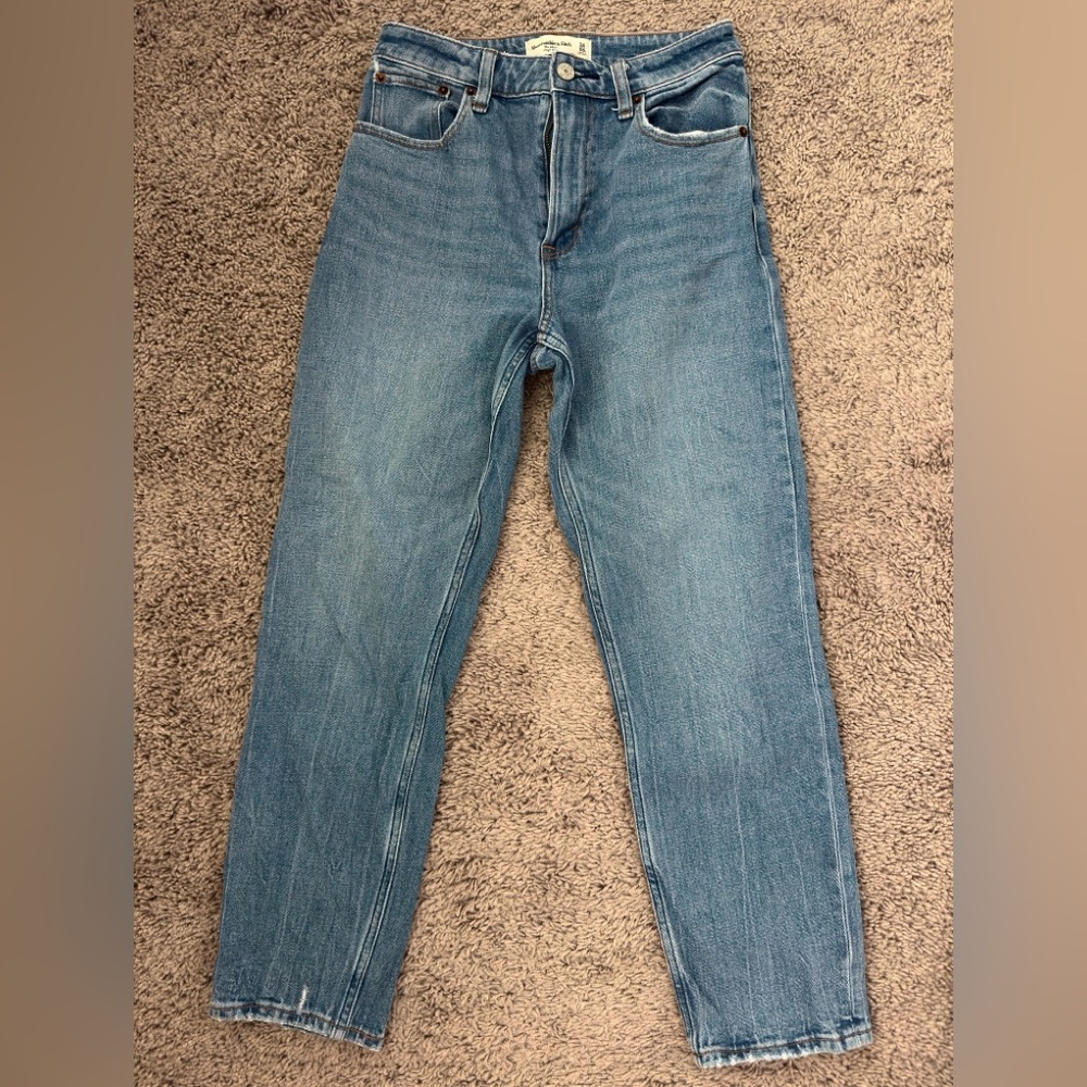 Abercrombie & Fitch High Rise Mom Jean